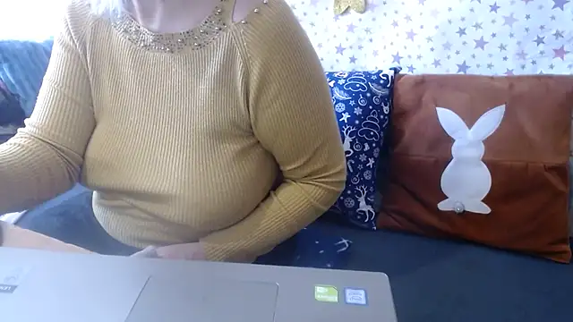 Snapshot of QueenLana chatting on February 10, 2026, 9:41 am QueenLana online show from February 10, 2026, 9:41 am