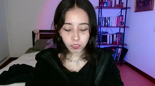 Snapshot of babyluna_8_8 chatting on December 31, 2024, 3:34 am babyluna 8 8 online show from December 31, 2024, 3:34 am