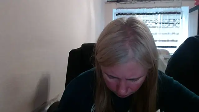 Snapshot of PeterAndJen chatting on April 30, 2026, 5:53 pm PeterAndJen online show from April 30, 2026, 5:53 pm
