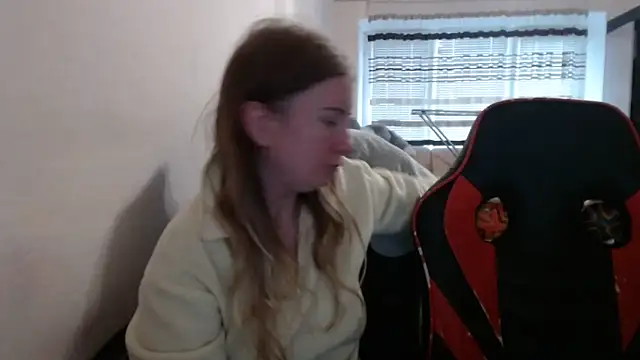 Snapshot of PeterAndJen chatting on November 8, 2025, 7:34 am PeterAndJen online show from November 8, 2025, 7:34 am