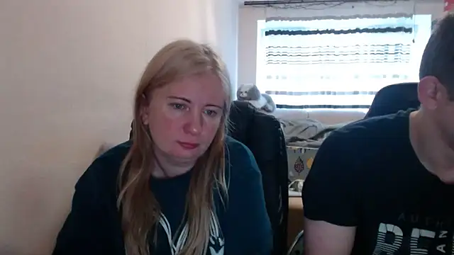Snapshot of PeterAndJen chatting on April 30, 2026, 5:47 am PeterAndJen online show from April 30, 2026, 5:47 am