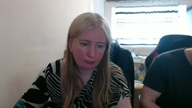 Snapshot of PeterAndJen chatting on May 11, 2026, 4:04 pm PeterAndJen online show from May 11, 2026, 4:04 pm