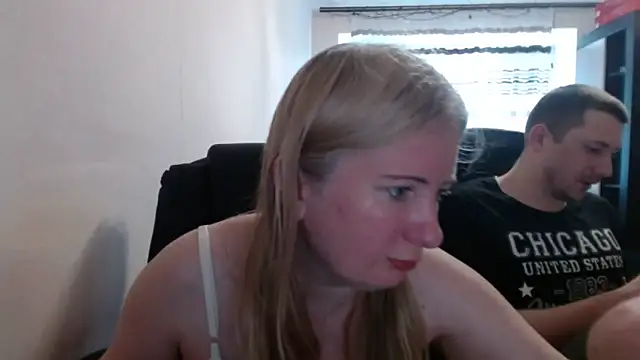 Snapshot of PeterAndJen chatting on May 25, 2026, 6:12 am PeterAndJen online show from May 25, 2026, 6:12 am
