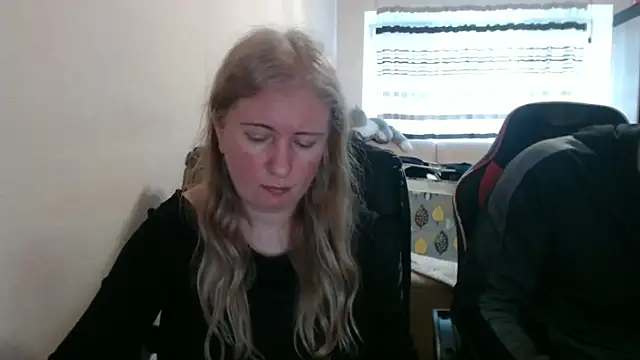 PeterAndJen online show from April 5, 2026, 6:14 pm