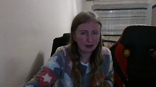 Snapshot of PeterAndJen chatting on November 23, 2025, 7:24 pm PeterAndJen online show from November 23, 2025, 7:24 pm