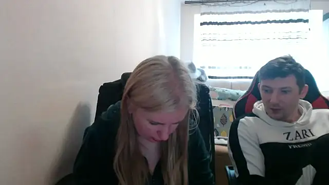Snapshot of PeterAndJen chatting on May 5, 2026, 7:33 am PeterAndJen online show from May 5, 2026, 7:33 am