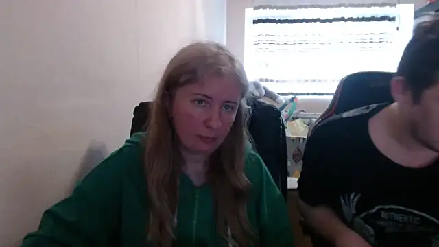 Snapshot of PeterAndJen chatting on April 18, 2026, 5:15 pm PeterAndJen online show from April 18, 2026, 5:15 pm