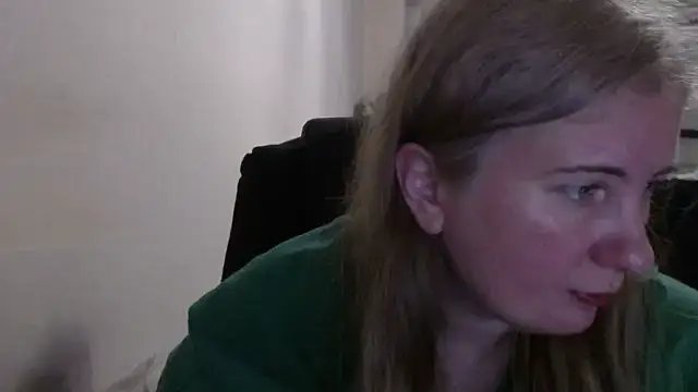Snapshot of PeterAndJen chatting on April 16, 2026, 8:09 pm PeterAndJen online show from April 16, 2026, 8:09 pm