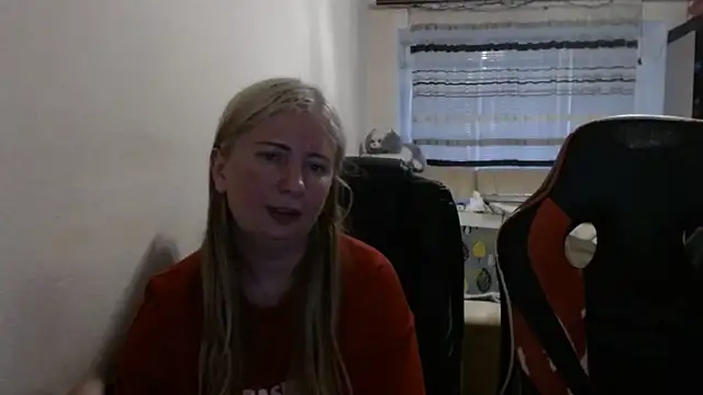 Snapshot of PeterAndJen chatting on May 9, 2026, 5:27 pm PeterAndJen online show from May 9, 2026, 5:27 pm