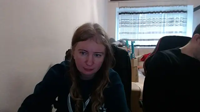 Snapshot of PeterAndJen chatting on December 2, 2025, 7:10 am PeterAndJen online show from December 2, 2025, 7:10 am