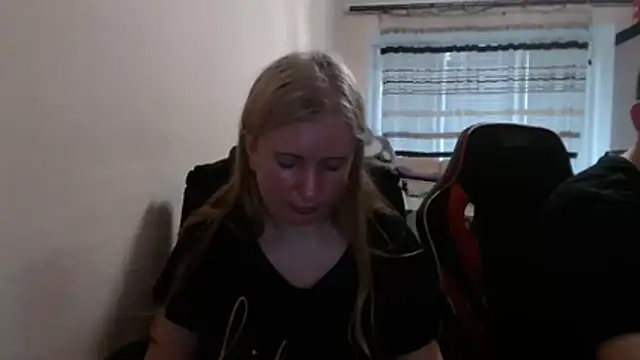 Snapshot of PeterAndJen chatting on May 20, 2026, 4:59 pm PeterAndJen online show from May 20, 2026, 4:59 pm