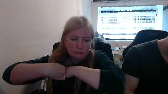 Snapshot of PeterAndJen chatting on May 15, 2026, 7:06 am PeterAndJen online show from May 15, 2026, 7:06 am