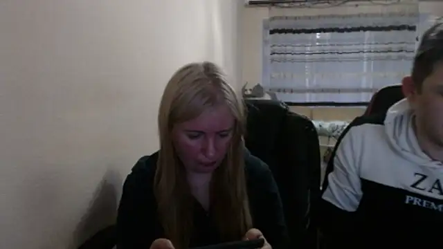 Snapshot of PeterAndJen chatting on May 4, 2026, 6:00 pm PeterAndJen online show from May 4, 2026, 6:00 pm