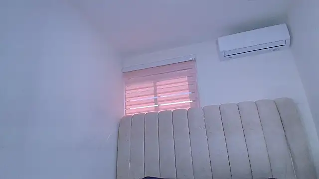 Snapshot of timkerbell_ chatting on February 3, 2026, 7:19 pm timkerbell online show from February 3, 2026, 7:19 pm