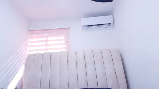 Snapshot of timkerbell_ chatting on December 21, 2025, 7:15 pm timkerbell online show from December 21, 2025, 7:15 pm