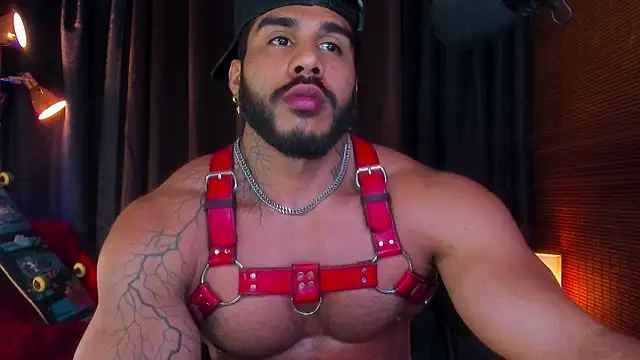 Snapshot of Artemis_Kazttman chatting on February 15, 2025, 2:04 am Artemis Kazttman online show from February 15, 2025, 2:04 am