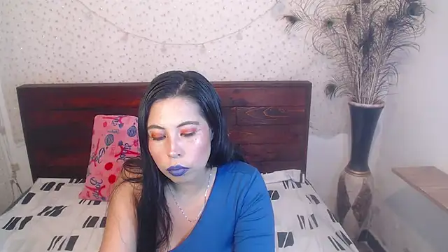 Snapshot of NikkieMilky chatting on October 3, 2025, 1:53 am NikkieMilky online show from October 3, 2025, 1:53 am