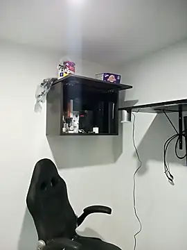 Javibell93 online show from April 7, 2026, 8:32 pm