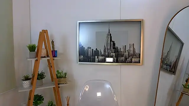 bella  adams online show from February 18, 2026, 10:01 am