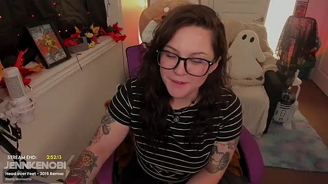 JennKenobi online show from October 7, 2025, 4:30 pm