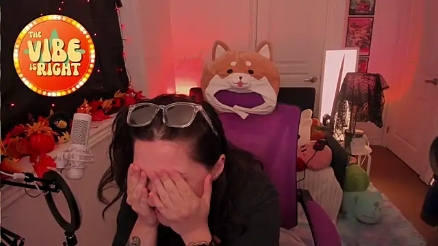 JennKenobi online show from September 26, 2025, 2:35 pm