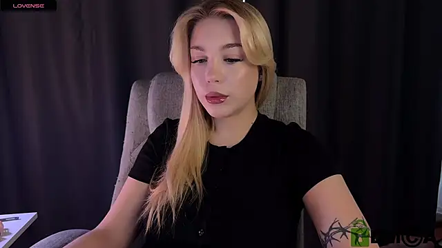 Snapshot of ariashaa chatting on June 6, 2026, 2:22 pm ariashaa online show from June 6, 2026, 2:22 pm