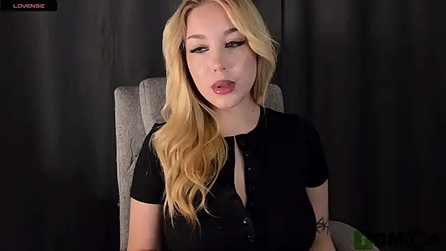 Snapshot of ariashaa chatting on June 1, 2026, 2:06 pm ariashaa online show from June 1, 2026, 2:06 pm