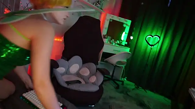 MrsTenderBeast online show from January 12, 2026, 2:13 pm