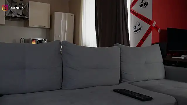  in yan online show from November 4, 2025, 5:00 am