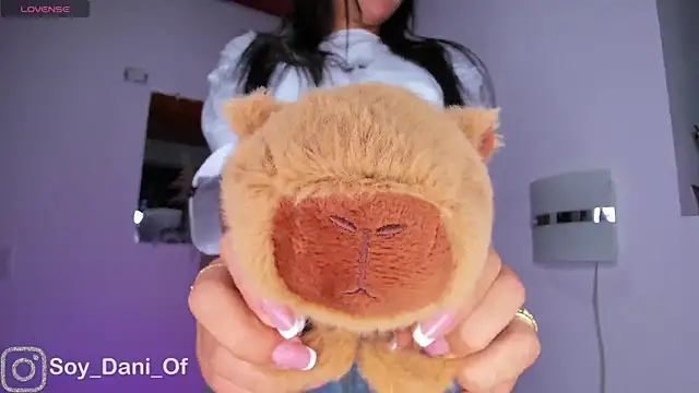 Ambar pe  online show from March 8, 2025, 11:39 pm