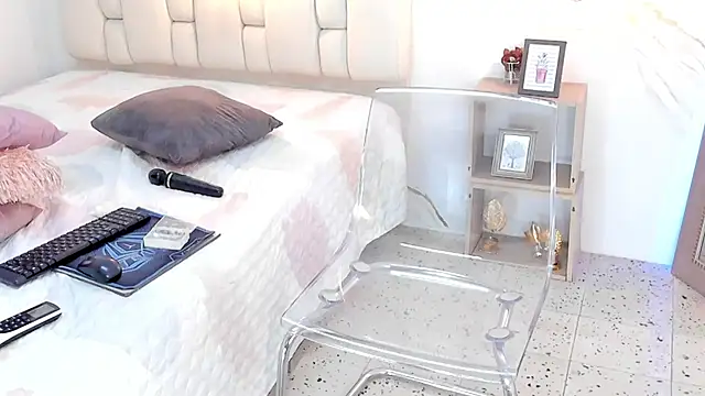 Snapshot of IsiisLovei chatting on March 19, 2025, 6:23 pm IsiisLovei online show from March 19, 2025, 6:23 pm