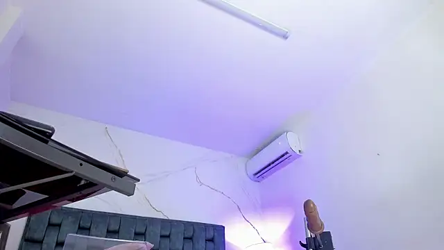 Snapshot of IsiisLovei chatting on November 17, 2025, 2:43 pm IsiisLovei online show from November 17, 2025, 2:43 pm