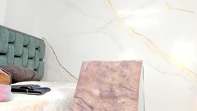 Snapshot of IsiisLovei chatting on September 11, 2025, 2:17 pm IsiisLovei online show from September 11, 2025, 2:17 pm