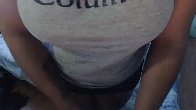 Snapshot of Hilarybunnyy chatting on December 2, 2024, 10:51 pm Hilarybunnyy online show from December 2, 2024, 10:51 pm