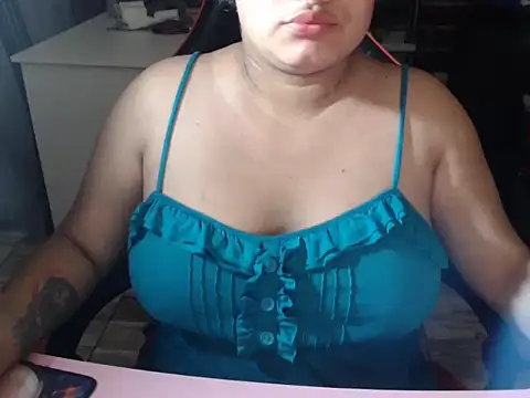 Snapshot of Hilarybunnyy chatting on December 2, 2025, 3:52 am Hilarybunnyy online show from December 2, 2025, 3:52 am