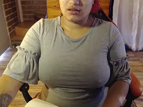 Snapshot of Hilarybunnyy chatting on April 2, 2026, 5:30 pm Hilarybunnyy online show from April 2, 2026, 5:30 pm