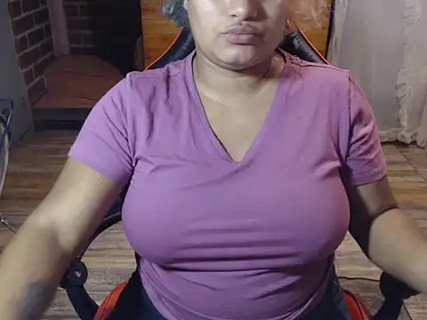 Snapshot of Hilarybunnyy chatting on March 31, 2026, 1:07 am Hilarybunnyy online show from March 31, 2026, 1:07 am