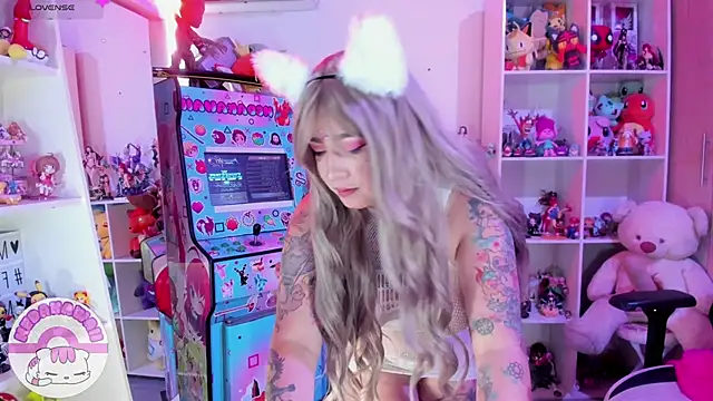 Snapshot of meda_kawaii_ chatting on February 5, 2025, 1:00 pm meda kawaii online show from February 5, 2025, 1:00 pm