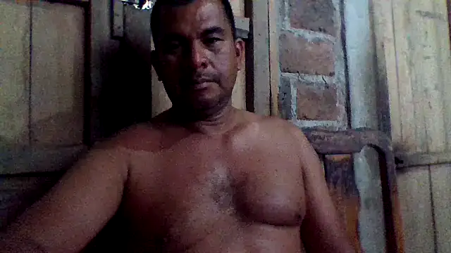 Snapshot of axomen chatting on October 8, 2025, 3:30 am axomen online show from October 8, 2025, 3:30 am