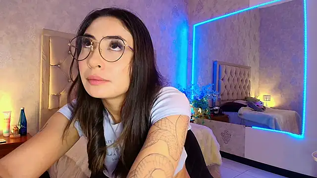 Snapshot of nini_love01 chatting on March 7, 2025, 3:51 am nini love01 online show from March 7, 2025, 3:51 am