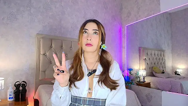 Snapshot of nini_love01 chatting on November 21, 2025, 4:11 am nini love01 online show from November 21, 2025, 4:11 am