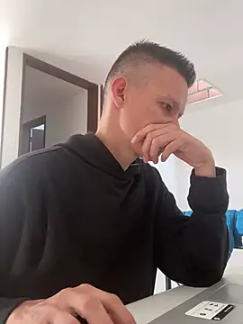 yequeal online show from February 18, 2025, 1:33 pm