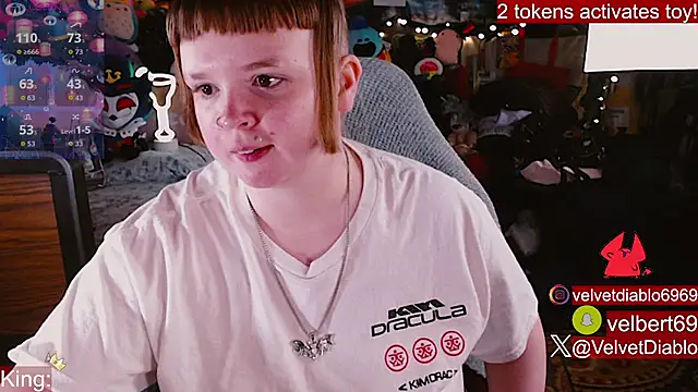 Snapshot of VelvetDiablo chatting on July 17, 2026, 12:08 am VelvetDiablo online show from July 17, 2026, 12:08 am