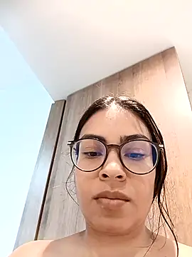 Snapshot of Ivanna2 chatting on April 8, 2026, 12:06 pm Ivanna2 online show from April 8, 2026, 12:06 pm