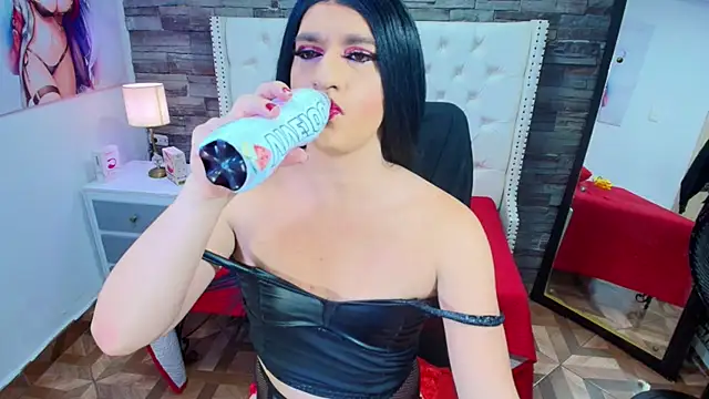 TRINY TS online show from April 1, 2026, 8:50 pm