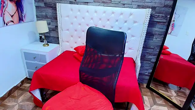 Snapshot of TRINY_TS chatting on October 16, 2025, 11:13 pm TRINY TS online show from October 16, 2025, 11:13 pm