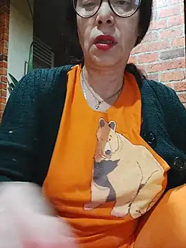 Snapshot of Love_Tina56 chatting on November 21, 2025, 4:11 am Love Tina56 online show from November 21, 2025, 4:11 am