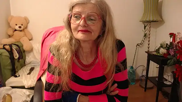 Snapshot of BlairFort chatting on October 7, 2025, 1:39 am BlairFort online show from October 7, 2025, 1:39 am