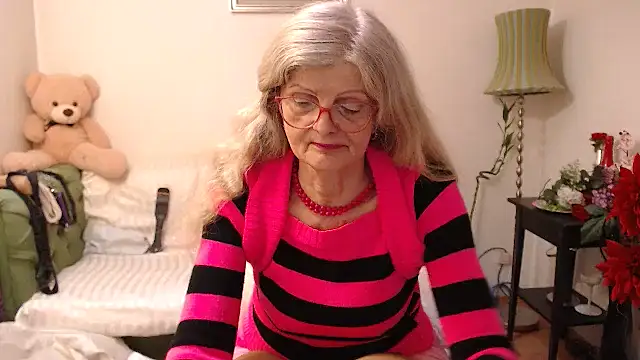 Snapshot of BlairFort chatting on October 6, 2025, 1:34 pm BlairFort online show from October 6, 2025, 1:34 pm