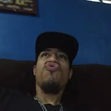 Snapshot of AlexAlejandro13 chatting on April 18, 2026, 2:30 pm AlexAlejandro13 online show from April 18, 2026, 2:30 pm
